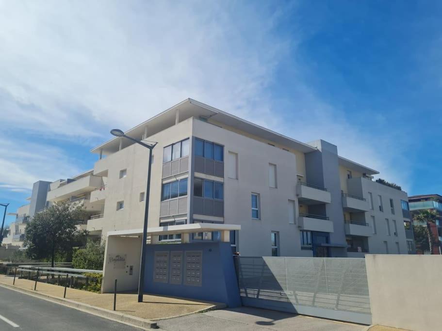 Studio A La Mer Avec Piscine Sète Kültér fotó